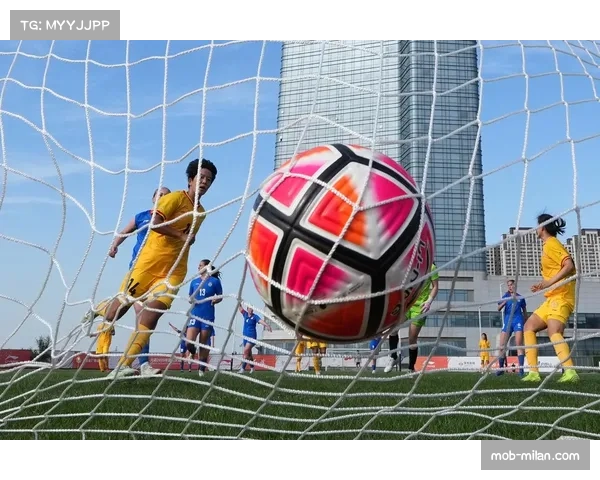 北京师范大学女足勇夺国际大体联足球世界杯季军展现拼搏精神